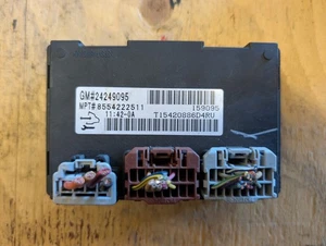 07-14 Tahoe Transfer Case Control Module Computer Unit 24249095 - Picture 1 of 3
