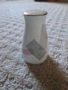 Ein Gewürzstreuer (Salz oder Pfeffer) Antik Noritake RAR grau rosa ~3 Loch - Bild 1 von 4