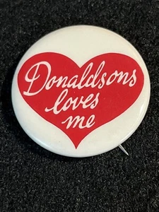 Vintage Donaldsons Department Store Minneapolis Donaldsons Loves Me Pin Button - Picture 1 of 4