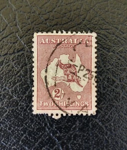 Estampilla de canguro y mapa de 2 chelines de Australia 1913 #1 - Imagen 1 de 2