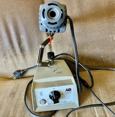 AO AMERICAN OPTICAL MODELO 655 MICROSCOPIO FUENTE DE LUZ TRANSFORMADOR - EE. UU. Foto 1 de 3