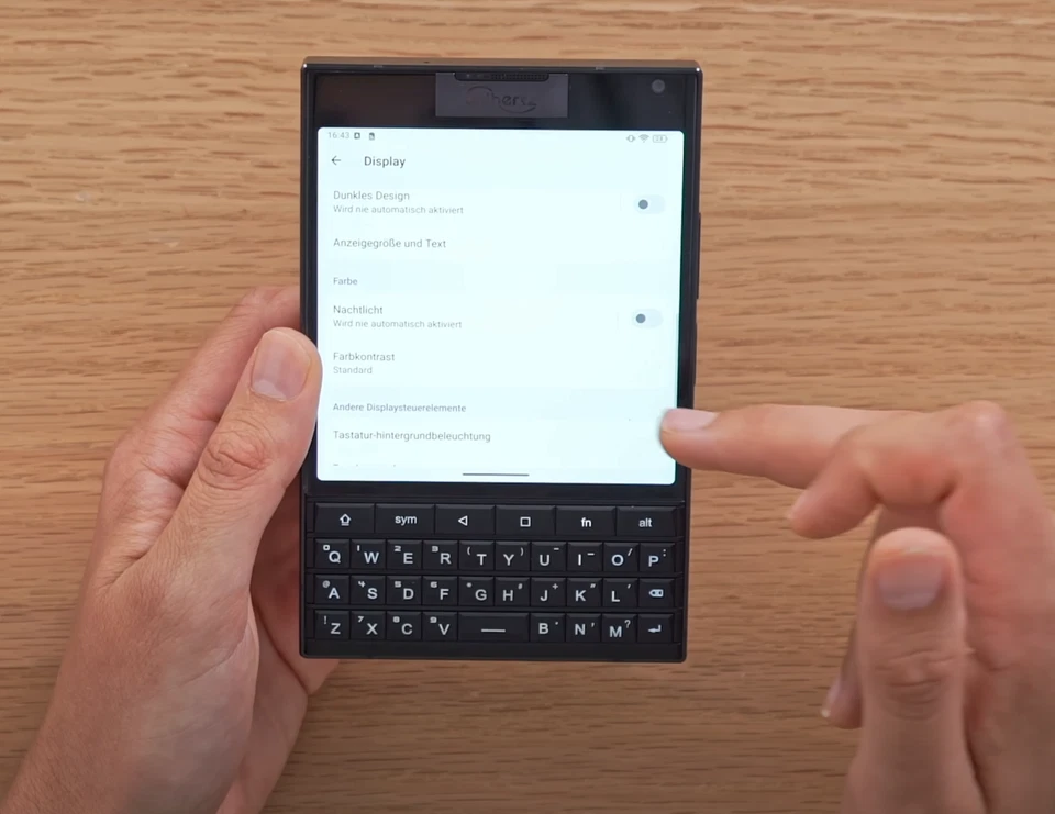 Unihertz Titan 2, 512GB, 12GB, Qwerty Keyboard, 5G, Dual Sim *UK STOCK* - Image 1 of 2