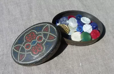 MERCERIE ANCIENNE - BOÎTE À BOUTONS D'UNE ENFANT DES ANNÉES 40 - Photo 1/4