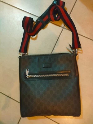 Borsello uomo  Gucci nero buone condizion cm 30 x cm 27 x cm 4 - Immagine 1 di 4