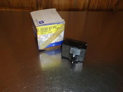 New NOS GM Power Window Switch 22588179 1996-2001 Pontiac Grand Am - Image 1 of 2