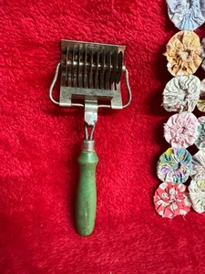 Vtg ACME Pasta Noodle Cutter Slicer with Green Wooden Handle - Picture 1 of 4