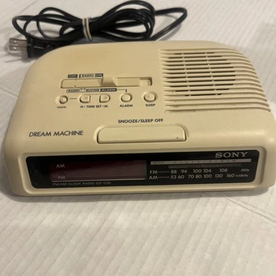 Radio reloj AM/FM Sony Dream Machine ICF-C25, vintage - blanco roto - probado Foto 1 de 4