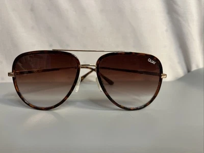 ÓCULOS DE SOL QUAY 56-17 140 POLARIZADO TUDO EM 126 armação marrom lentes ombré - Imagem 1 de 4