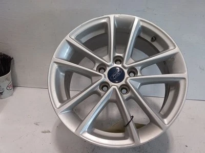 Llanta Ford Focus 2015-2018 aleación 16x7 10 radios pintada plateada Foto 1 de 4