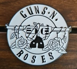 Guns and Roses lapel Hat Pin Rock Music Band Brooch Badge - Picture 1 of 2