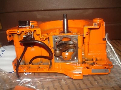 Olympic 254 crank case  chainsaw part only bin 634 — 第 1/4 张图片