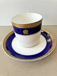 Copa y platillo Royal Worcester Inglaterra azul cobalto con borde dorado alrededor de 1900 - Imagen 1 de 9
