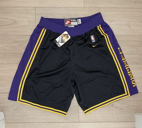 Lakers Kobe Bryant size 2XL Nike new shorts black Kobe Bryant rewind Hollywood Cover