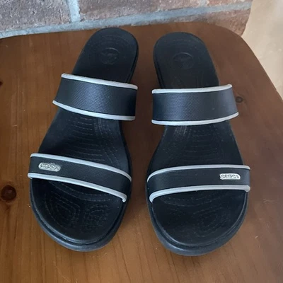 Сандалии-шлепанцы Crocs размер 10 Shima на танкетке ЧЕРНЫЕ с окантовкой SIlver - Изображение 1 из 4