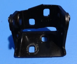 1997-2004 C5 CORVETTE UPPER DOOR HINGE LH 16632809, 15925761 - Picture 1 of 3
