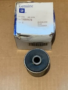 NOS Genuine GM Control Arm Bushing 15980178 Fits Blazer 2002-2005 - Picture 1 of 2