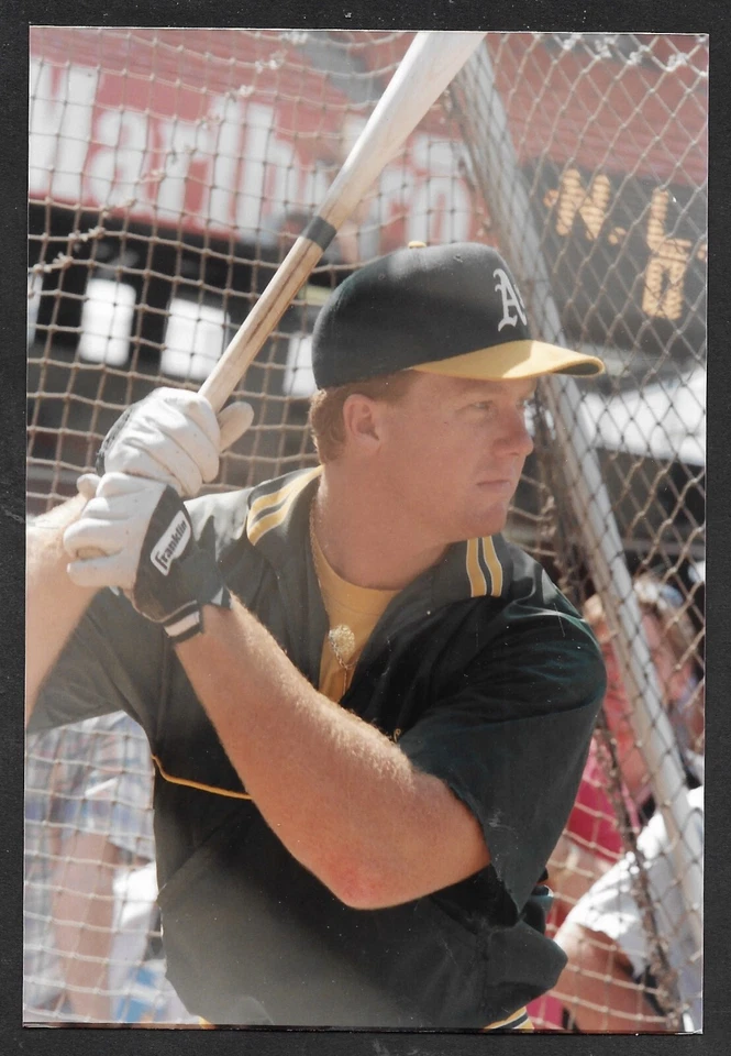 ASG Mark McGwire Athletics 1989 sin firmar 4 x 5-7/8 foto instantánea original #22 Foto 1 de 1