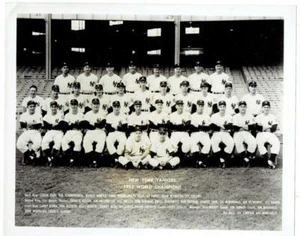 NEW YORK YANKEES ~ 1952 Team Photo, Glossy 8x10 ~ Mantle, Berra ++ - Picture 1 of 1
