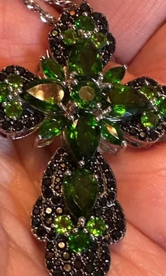 Colgante de plata de ley sobre rodio diopsido cromo verde con cadena 11,00 ctw Foto 1 de 4