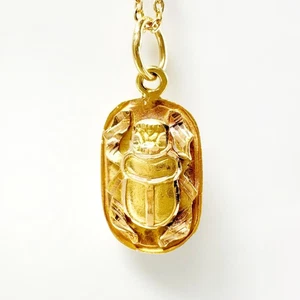 Vintage 18k Gold Beetle Pendant, Egyptian scarab Lucky pendant - Picture 1 of 9