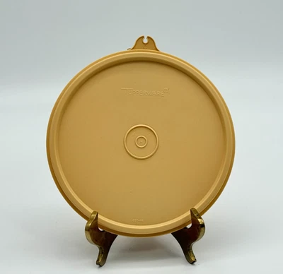 Tan Tupperware 6" REPLACEMENT LID #227 for Containers 155 1405 264 234 1842 227G - Image 1 of 3