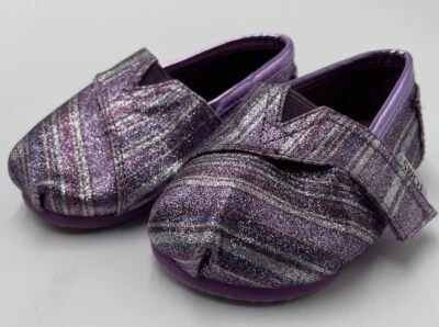 Zapatos sin cordones Toms para niñas pequeñas T4 púrpura plata brillante Foto 1 de 4