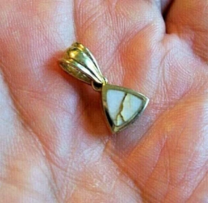 14k Yellow Gold in Quartz Pendant for Necklace Triangular Trillion Unique - Picture 1 of 7