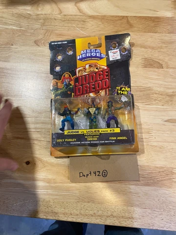 Judge Dredd Mega Heroes Multi-Packs Action Figures 1995 #3 Judge vs Uglies Cover