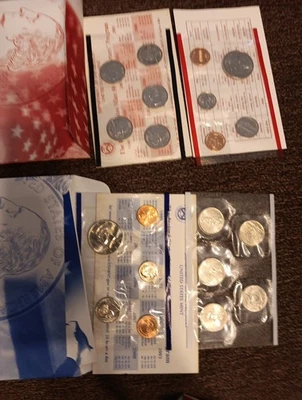 1999 U.S Mint Set  Original Government Packaging OGP - Image 1 of 4