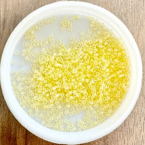 11/0 MIYUKI Seed Beads, Delica, Transparent Pale Yellow Lustre (DB1471), 5g - Picture 1 of 1
