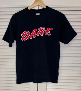D.A.R.E. To Keep Kids Off Drugs T-Shirt Youth Size Large DARE RESIST VIOLENCE - Picture 1 of 4