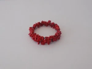 Pulsera bobina de alambre con cuentas de piedra roja - Imagen 1 de 3