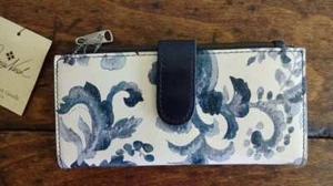 PATRICIA NASH Nazari RENAISSANCE Revival NAVY FLORAL Leather RFID BIFOLD WALLET - Picture 1 of 4