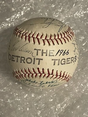 Rare 1966 DETROIT TIGERS team signed baseball 26 Sigs- Oyler Cash Kaline Stanley - Image 1 of 4