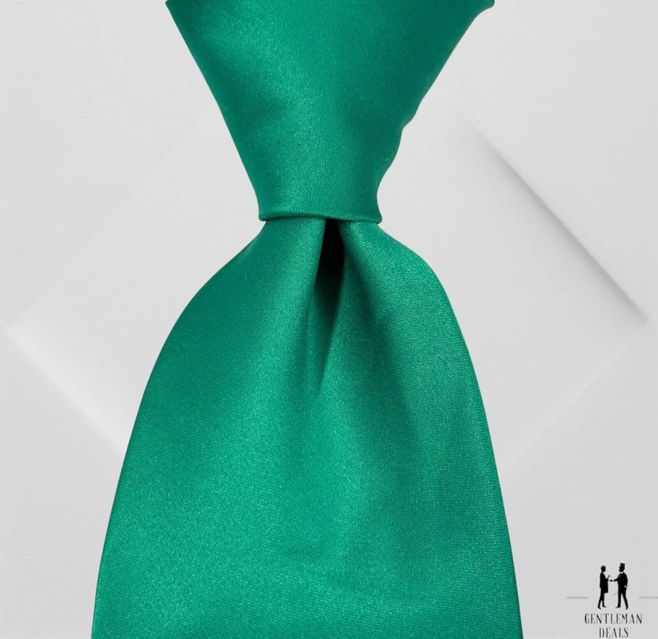 Corbata de cuello Vesuvio Napoli verde liso satinado 61 x 3,5 para hombre Foto 1 de 4