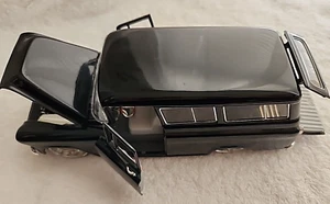 JADA - Rare - 1957 (Black) Chevrolet Suburban - 1/24 Diecast Car - Picture 1 of 12