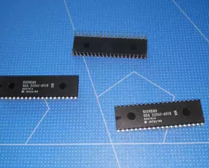 SDA20561-A518 Siemens SDA20563-A518 CTV Controller di sistema uComp 8 bit - Foto 1 di 2