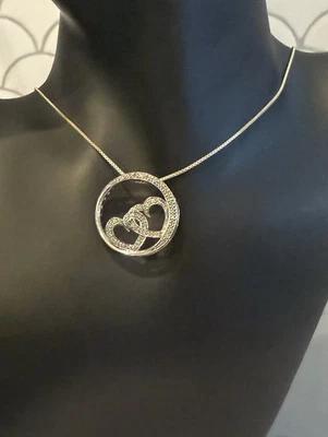 Collar de plata esterlina con acento de diamantes doble corazón con “amor” en el parámetro 20” Foto 1 de 4