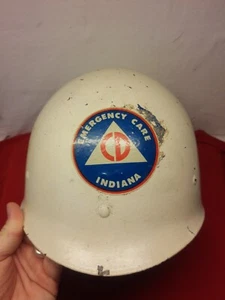 VTG CIVIL DEFENSE INDIANA AUXILLARY POLICE HELMET EMERGENCY CARE KOREA VIETNAM  - Picture 1 of 5