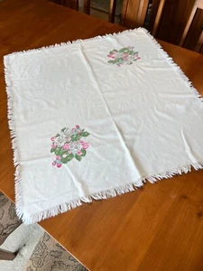 Vintage MCM Fringed Cotton Tablecloth Appliqued Flower Design Small Table 34x36 - Picture 1 of 3
