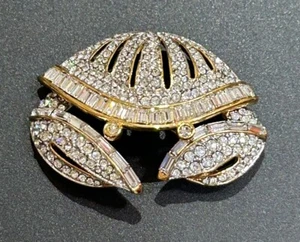 Exquisitely Sparkling Crab Pin with Round and Baguette Crystals - Picture 1 of 2