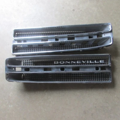 66 1966 PONTIAC BONNEVILLE ORIGINAL GM JUEGO DE REJILLA CON MOLDURAS Y EMBLEMA L&R Foto 1 de 4