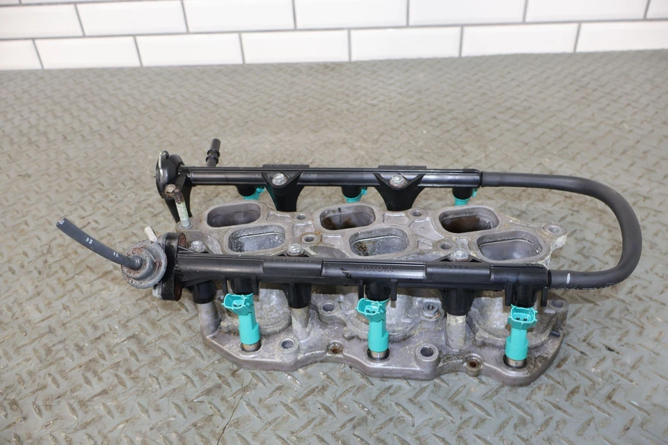 07-09 Toyota FJ Cruiser 4.0L 1GRFE colector de admisión inferior con combustible (67K) Foto 1 de 4