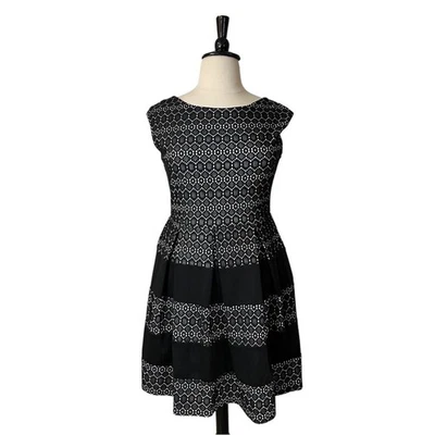 Tiana B. Vestido de fiesta Fit & Flare mangas gorra negro ilusión encaje para mujer 14’s Foto 1 de 4