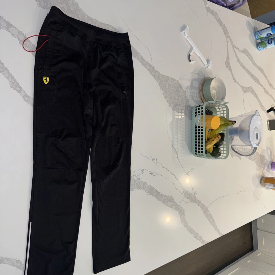 Pantalones Puma Para Hombre Medianos Negros Ferrari Sudaderas Pantalones deportivos Joggers Carreras Coches Gimnasio Foto 1 de 4