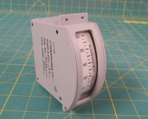 International Instruments 2756A/432-0424-003 Meter With Small Crack on Readout - Picture 1 of 6