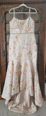 NUEVO CON ETIQUETAS $695 Vestido Monique Lhuillier Floral Brocado Ojales 10 Trompeta Sirena Foto 1 de 4