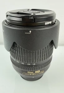 NEAR MINT Nikon DX AF-S Nikkor 18-135mm f/3.5-5.6 G ED Zoomobjektiv - Bild 1 von 4