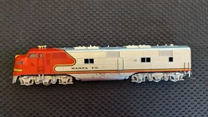 Rivarossi EMD E7 Locomotive, DUMMY, ATSF, decent shell - Picture 1 of 6