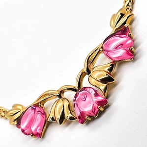 Trifari gold toned pink lucite tulip flower signed vintage gold toned necklace - Picture 1 of 8